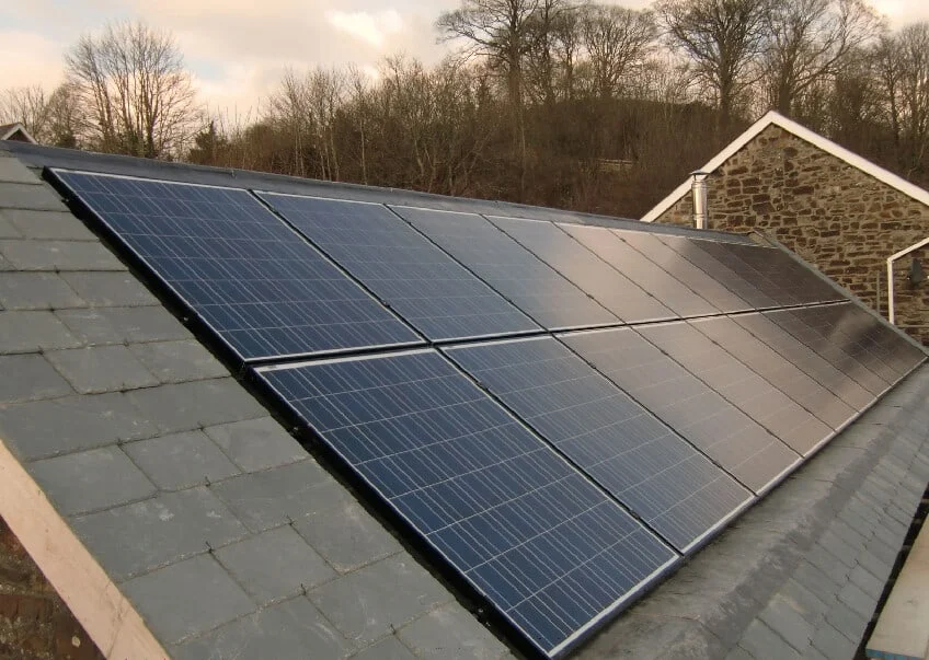 QTY 4 x Solar PV Panel Full Kit (integrated) - MEDIUM